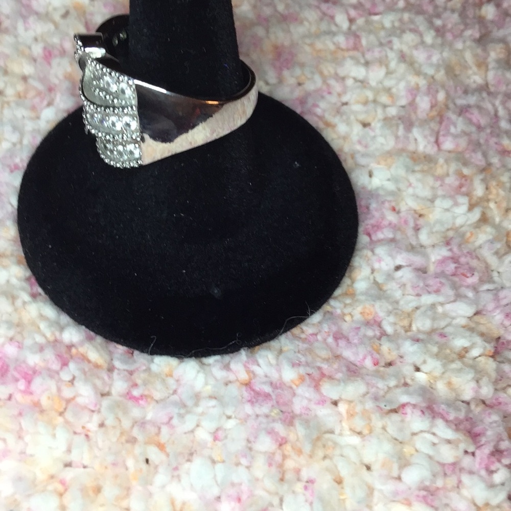 Jewelry - Picture 3 of 3